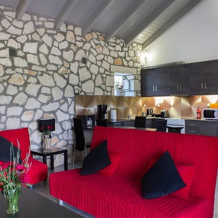 Lovely In Complex Of 2 Separate Villas, Close To Laganas Sandy Villa