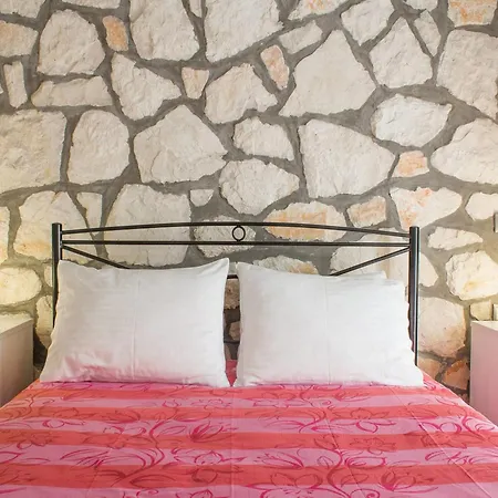 Lovely In Complex Of 2 Separate Villas, Close To Laganas Sandy *