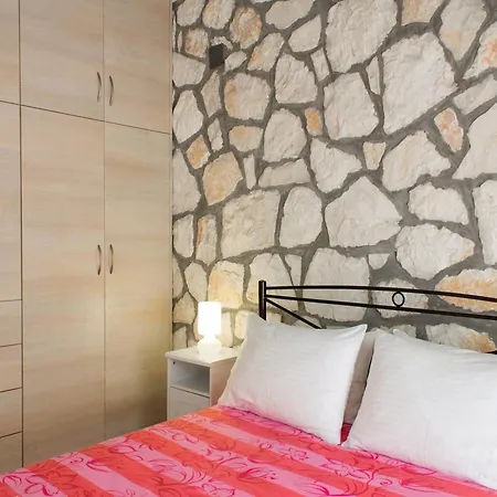 Villa Lovely In Complex Of 2 Separate Villas, Close To Laganas Sandy *