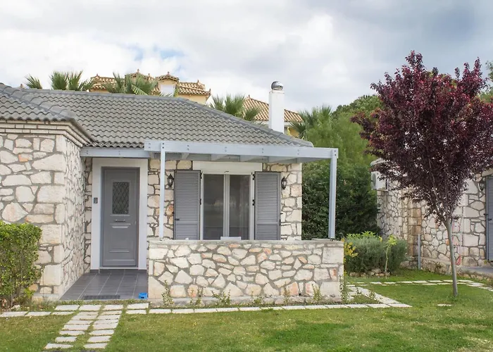 Lovely In Complex Of 2 Separate Villas, Close To Laganas Sandy *