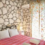 Lovely In Complex Of 2 Separate Villas, Close To Laganas Sandy *