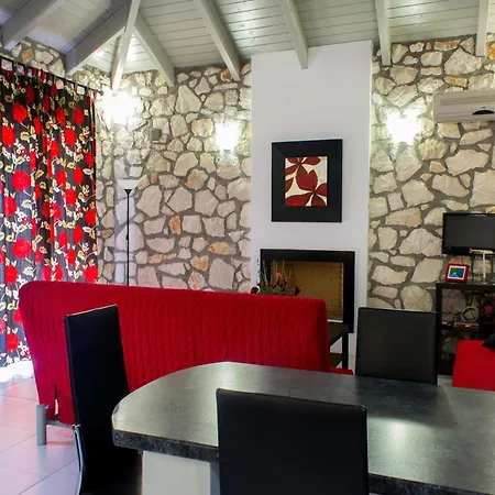 Lovely In Complex Of 2 Separate Villas, Close To Laganas Sandy Kalpáki