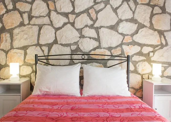 Lovely In Complex Of 2 Separate Villas, Close To Laganas Sandy *