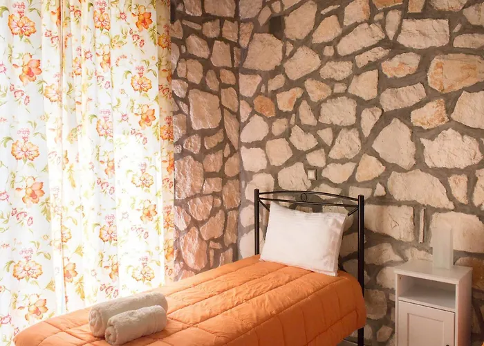 Lovely In Complex Of 2 Separate Villas, Close To Laganas Sandy *